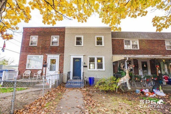 Primary Photo - 2529 Derry St