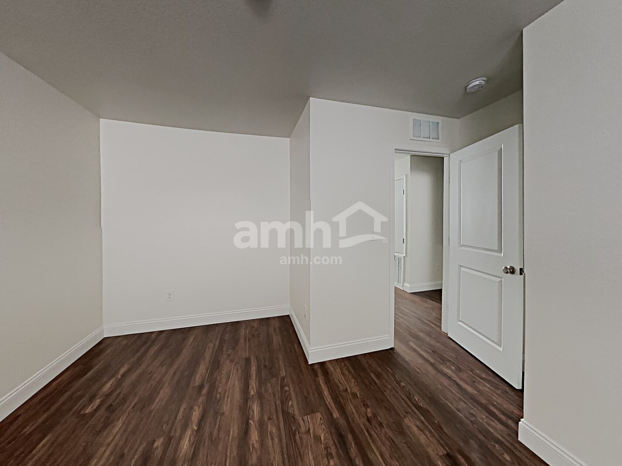 Building Photo - 6035 Schmidt St