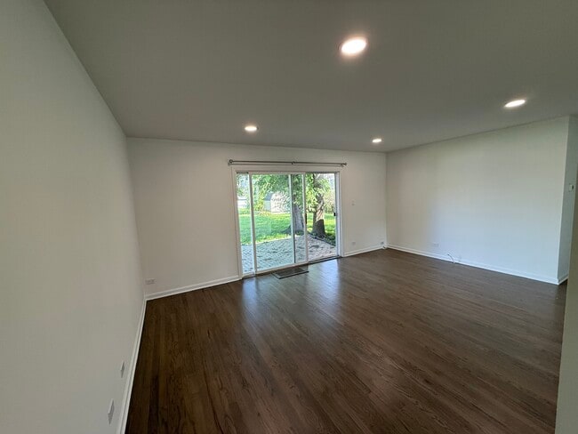 Building Photo - 1329 N Wilke Rd