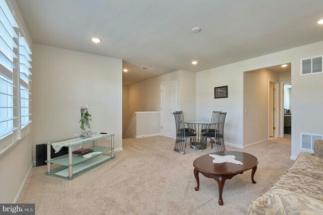 Building Photo - 15563 Blue Lotus Ln