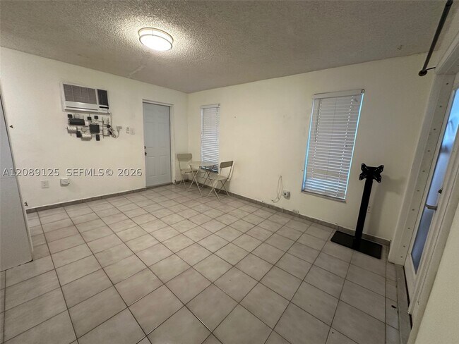 Building Photo - 4623 SW 127th Pl