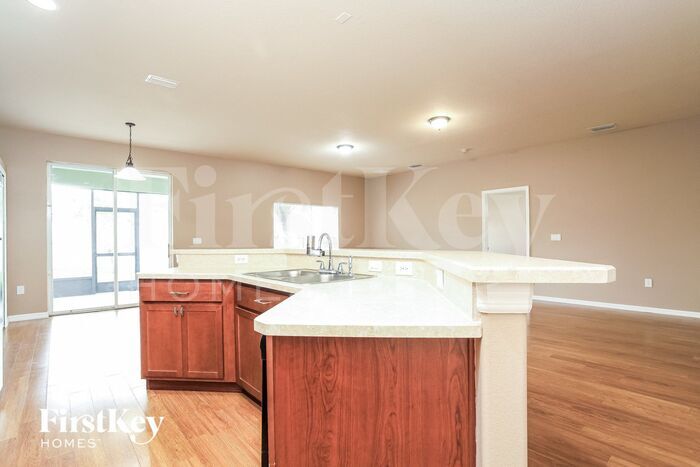 Building Photo - 5658 Forest Ridge Dr