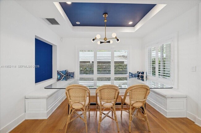 Building Photo - 2910 Calusa St