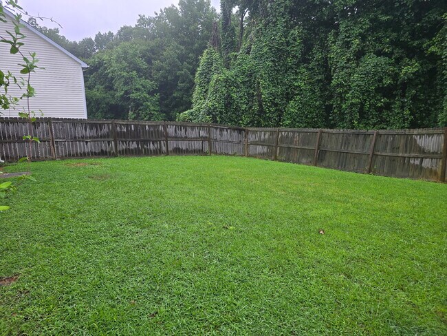 Building Photo - 1405 Clooney Ln