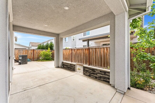 Building Photo - 4216 Doug Fir Ln