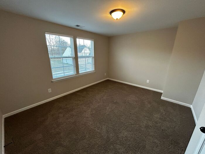 Building Photo - 8152 Warbler Wy