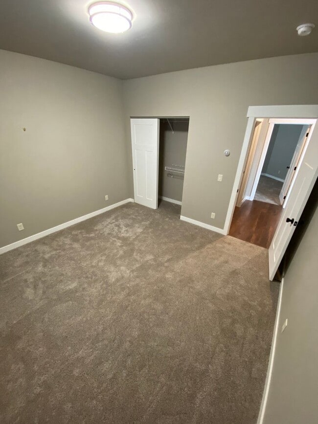 Building Photo - Newer Home - 3 Bedroom - 2 Bath - Corvallis