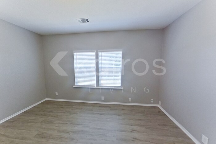 Building Photo - 1401 Alpine Dr