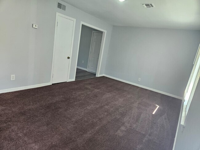 Building Photo - 722 NW 32nd St