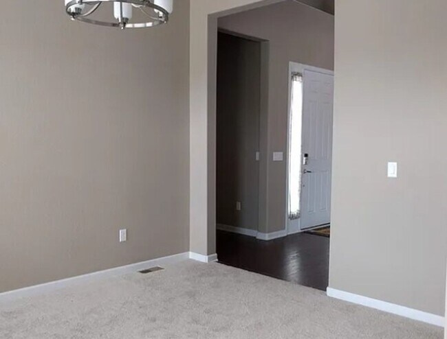 Building Photo - Large 5-Bed, 4-Bath Home in Kechter Farm Neighborhood - New Photos Coming Soon!