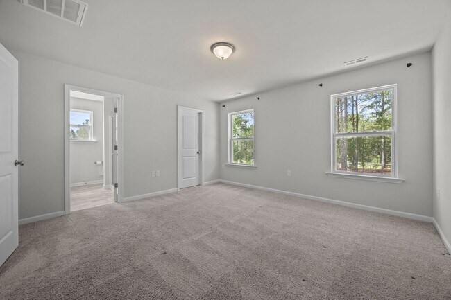 Building Photo - COMING SOON !!!!!! Beautiful new build multi family home!