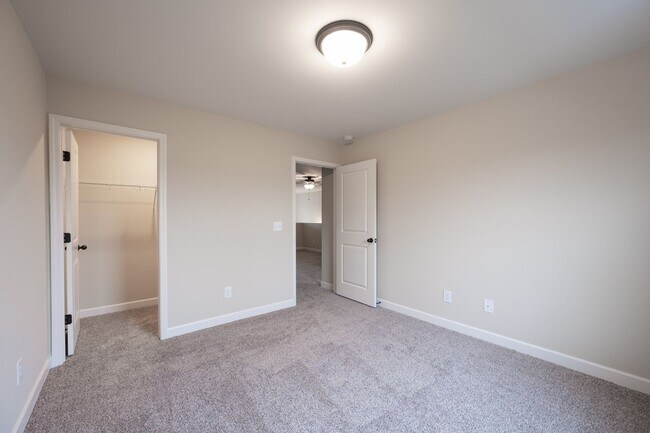 Building Photo - 4409 Chusto Dr