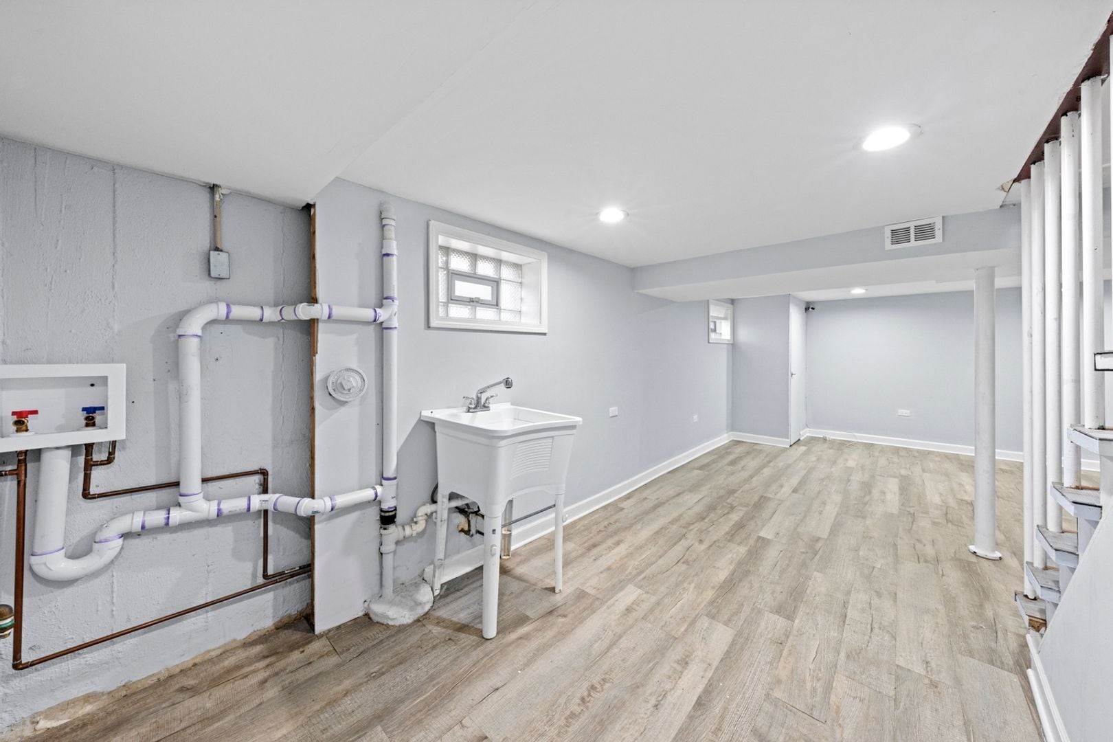 Building Photo - 5352 W 90th St