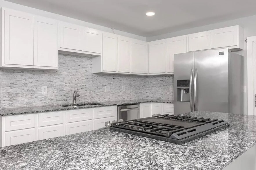 Building Photo - 707 Chester Dr