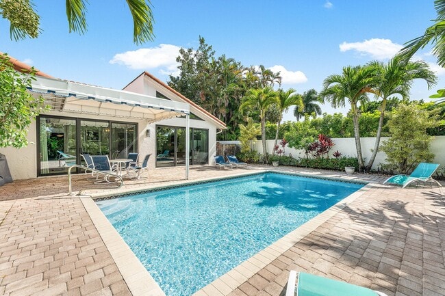 Building Photo - 2601 Sheltingham Dr