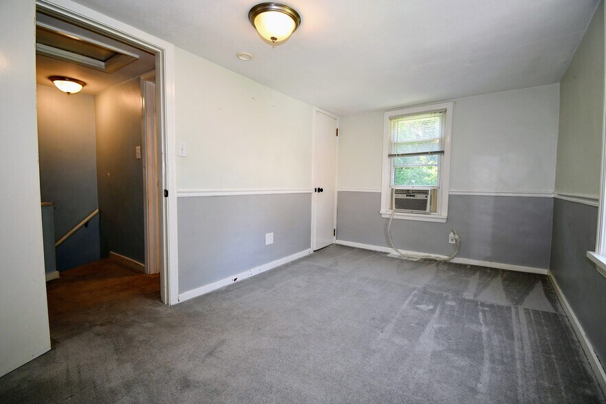 Building Photo - 1023 Joseph St