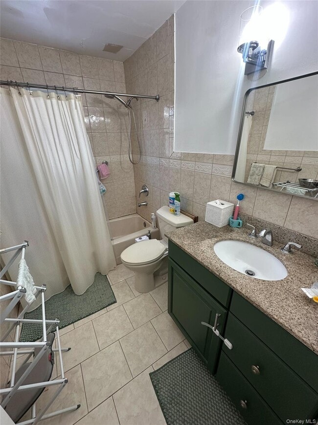 Building Photo - 615 Bronx River Rd