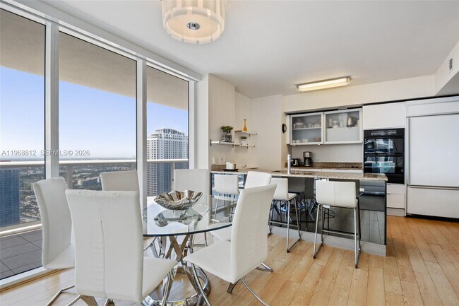 Building Photo - 1830 S Ocean Dr