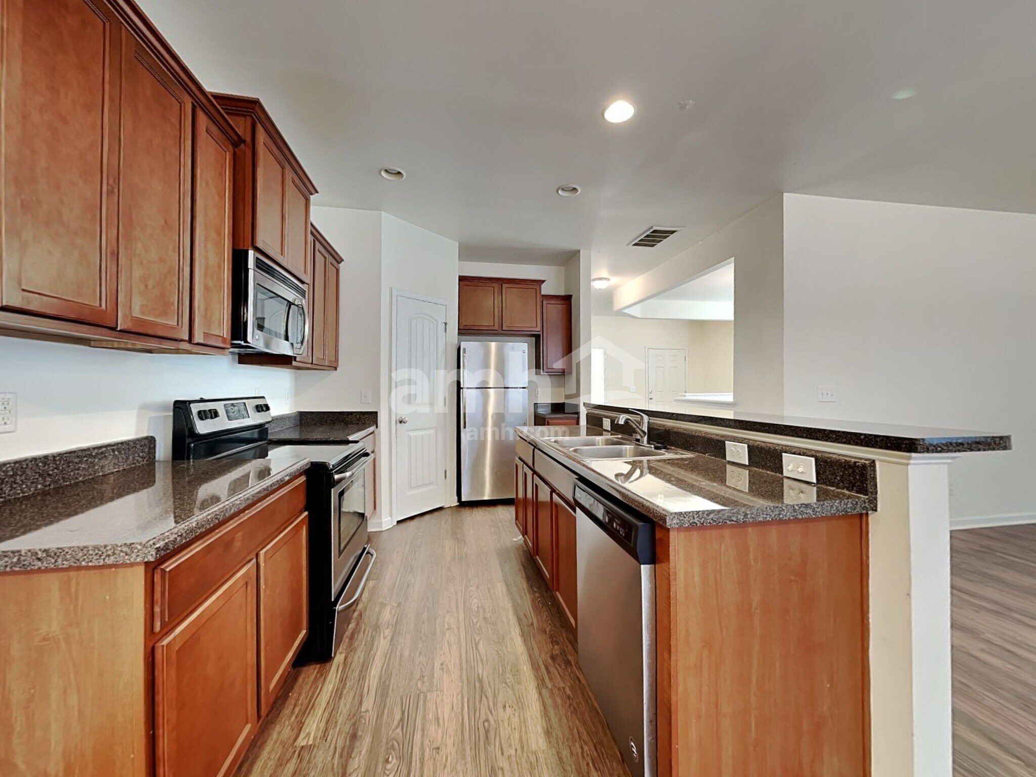 Building Photo - 4483 Middletown Dr