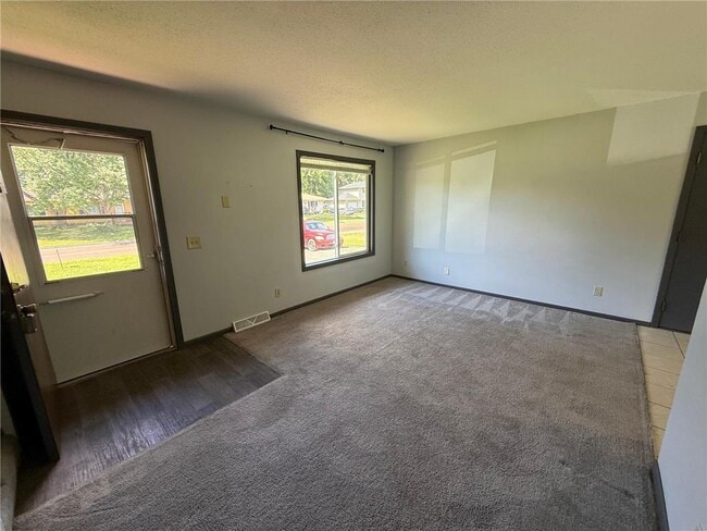 Building Photo - 415 Belle Aire Dr