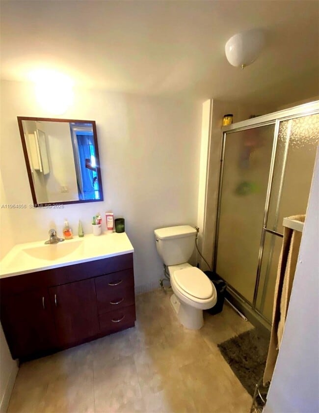 Building Photo - 3731 N Country Club Dr