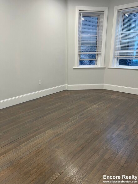 Building Photo - 108 Jersey St