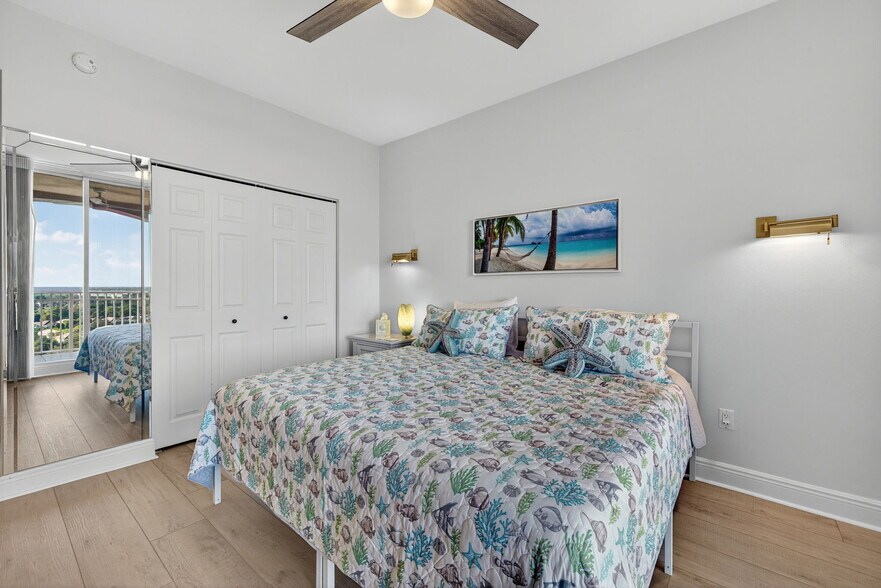 Building Photo - 1001 Arbor Lake Dr