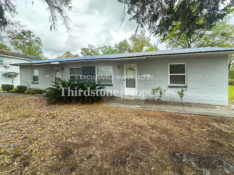 Building Photo - 1727 Lindsey Rd