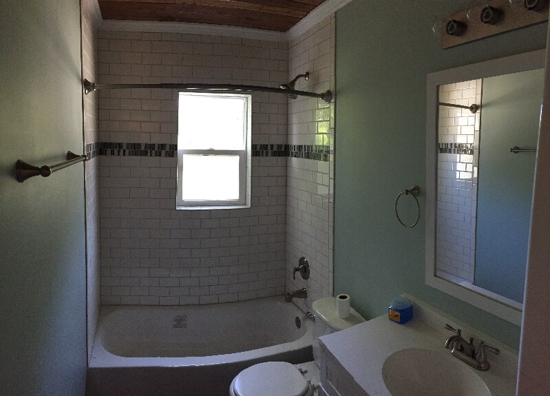 Building Photo - 4734 NE 28th Ct