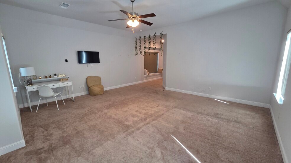 Building Photo - 1112 Maverick Dr