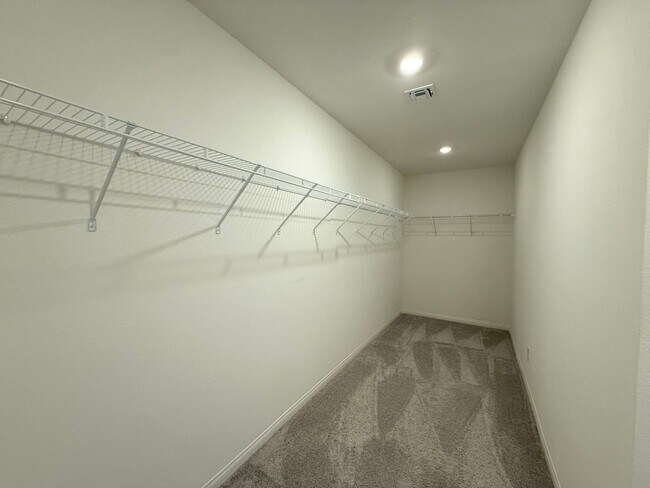 Building Photo - Spacious Southwest Las Vegas Gem | 5 Beds, Loft & 3,000+ Sq Ft Living