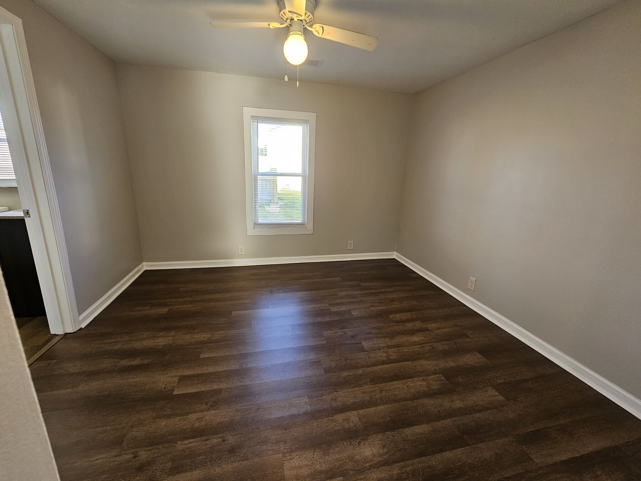 Building Photo - 219 W Adams Ave