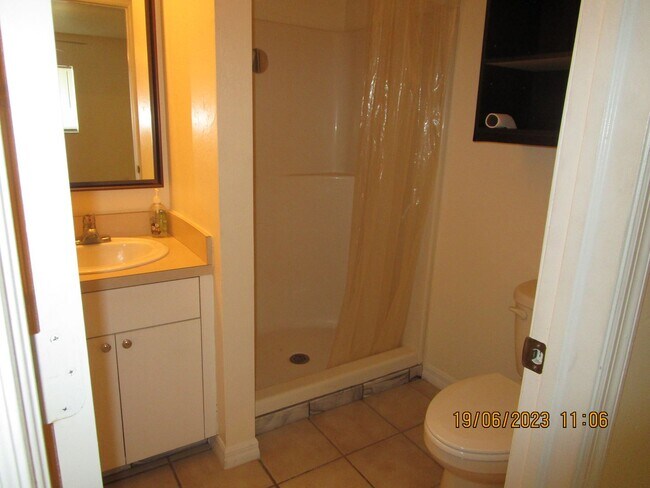 Building Photo - Reduced! Avail Now-Lehigh Acres Duplex