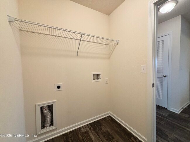 Building Photo - 1763 Eagle View Way