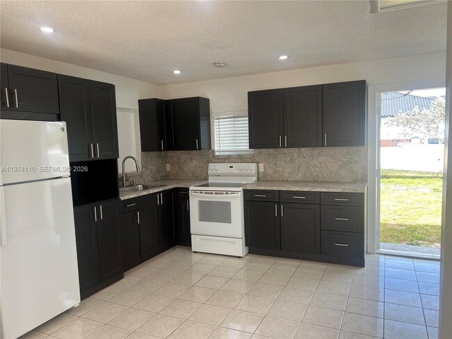 Building Photo - 21321 SW 99th Ct