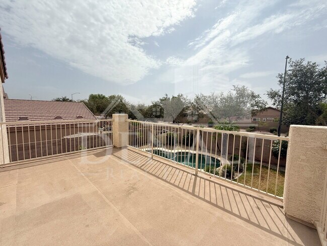 Building Photo - 805 S Esmeralda