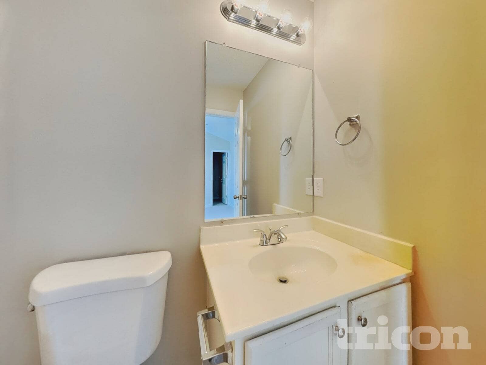 Building Photo - 2807 Green Crest Ct