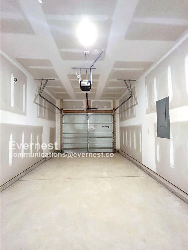 Building Photo - 1346 7th Ave SW