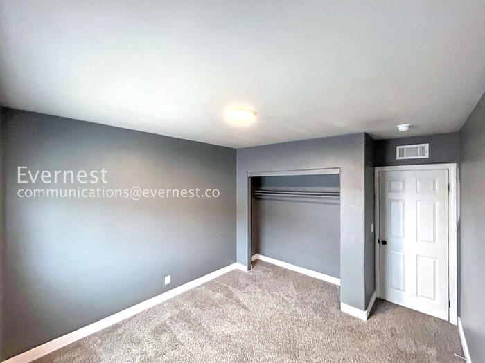 Building Photo - 6923 Issac Ave