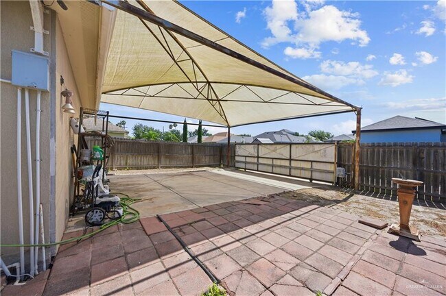 Building Photo - 1807 S Villa Real Dr