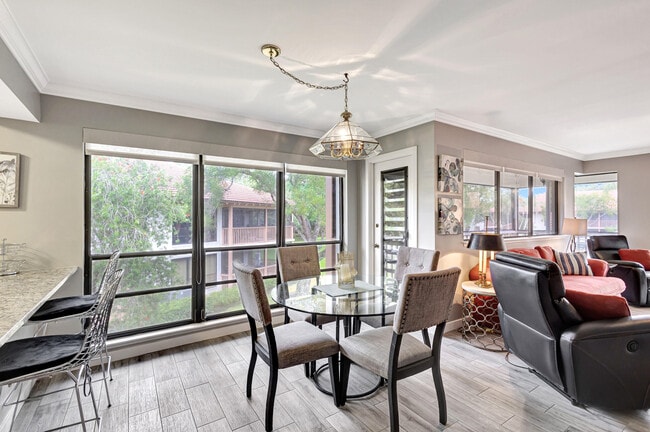 Building Photo - 618 Brackenwood Cove