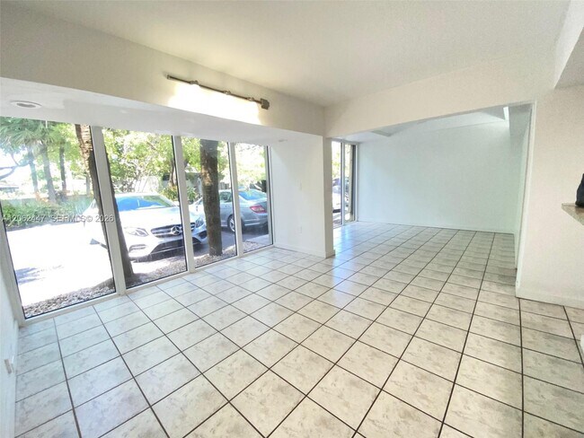 Building Photo - 6414 Miami Lakes Dr
