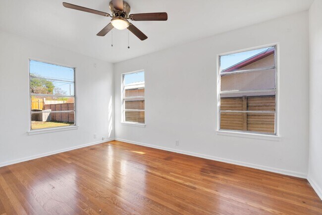 Building Photo - Cozy 3 Bedroom Home in Northeast San Antonio