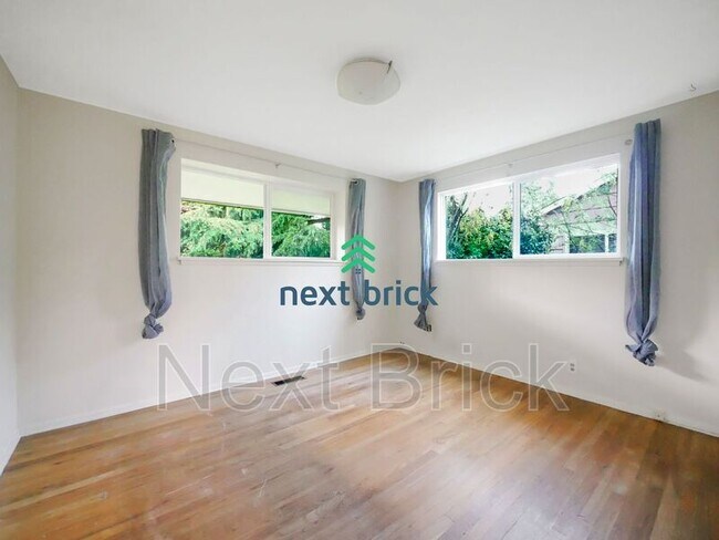 Building Photo - 18057 7th Ave NE