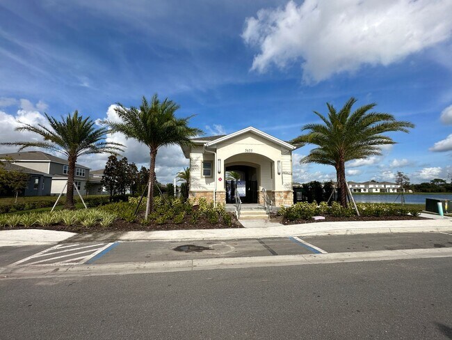 Building Photo - Stunning 4/2 close to Lake Nona!!