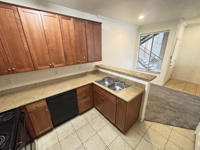 Building Photo - Gorgeous 1bed/1bath home nestled in a great area! MOVE IN SPECIAL $300 OFF First Months Rent!