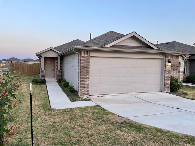 Building Photo - 14013 Heywood Dr