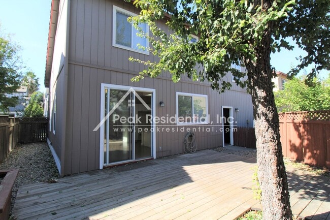 Building Photo - Very Nice 3bd/2.5ba Elk Grove House with 2 Car Garage!