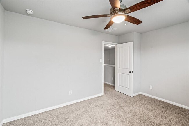 Building Photo - 208 Shelby Meadow Dr