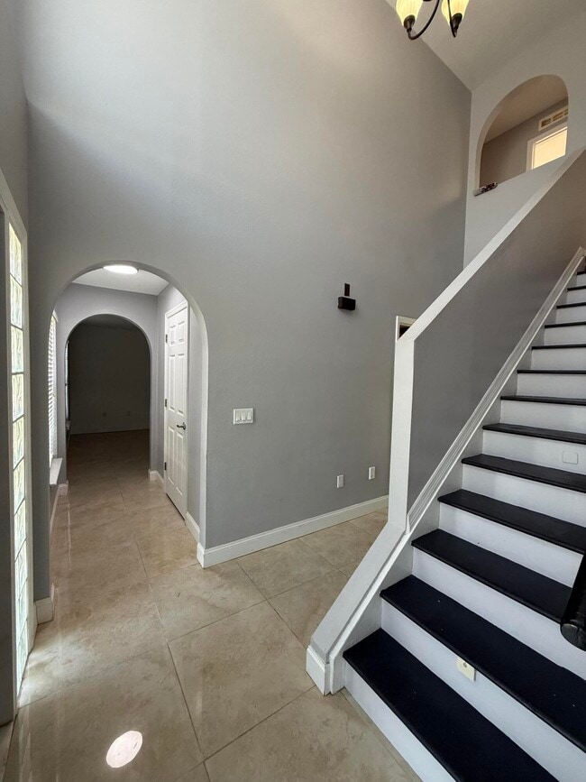 Building Photo - 1925 SW Libra Ln